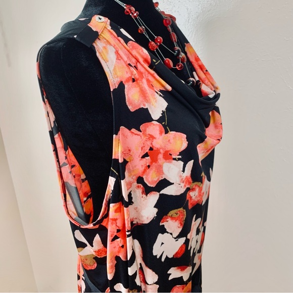 Floral Plus Size Sleeveless Dress - Picture 10 of 16